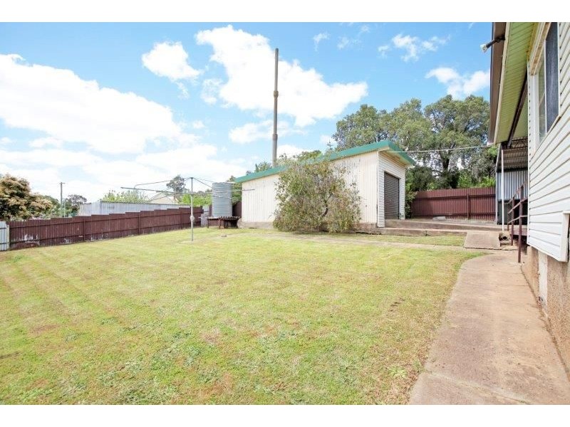 32 Fitzroy St, Junee NSW 2663