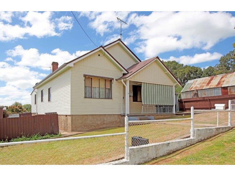 32 Fitzroy St, Junee NSW 2663