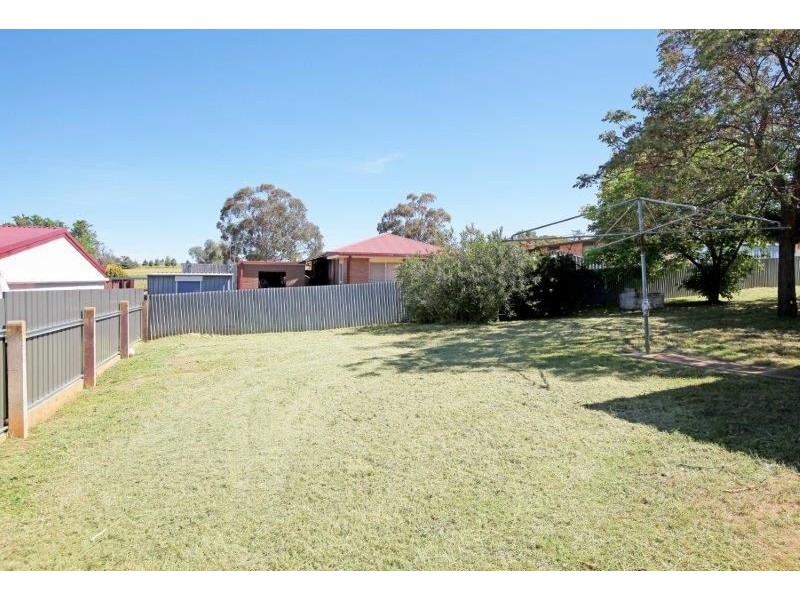 5 Arnold St, Junee NSW 2663