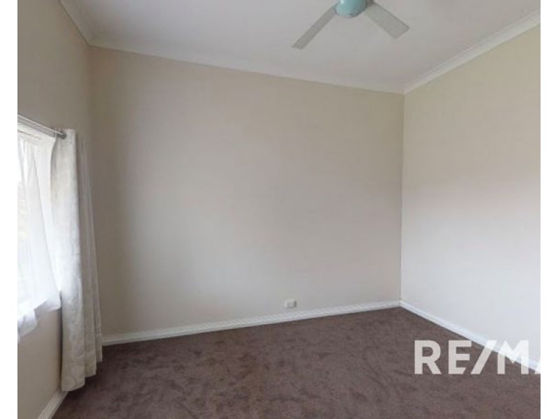 16 Cross Street, Junee NSW 2663