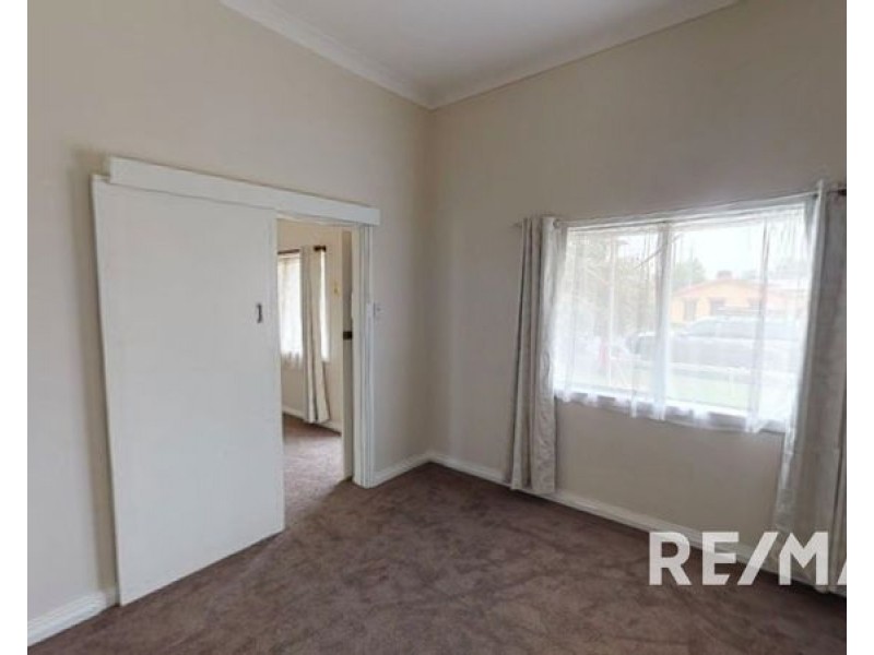 16 Cross Street, Junee NSW 2663