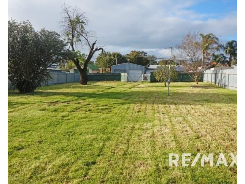 16 Cross Street, Junee NSW 2663