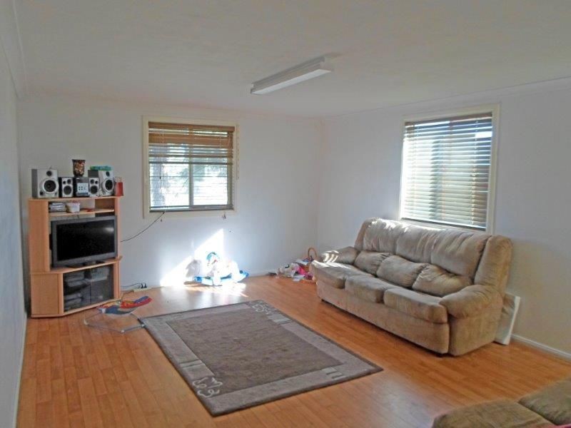 43 Commins Street, Junee NSW 2663