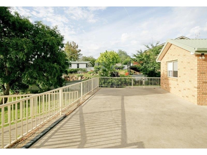 63 Commins Street, Junee NSW 2663