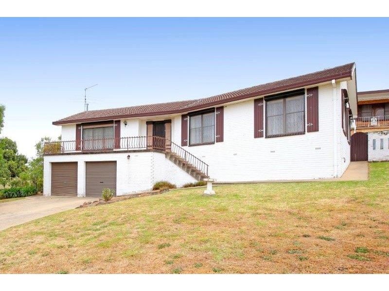 25 Acacia Pl, Junee NSW 2663