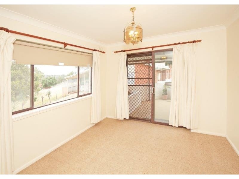 25 Acacia Pl, Junee NSW 2663
