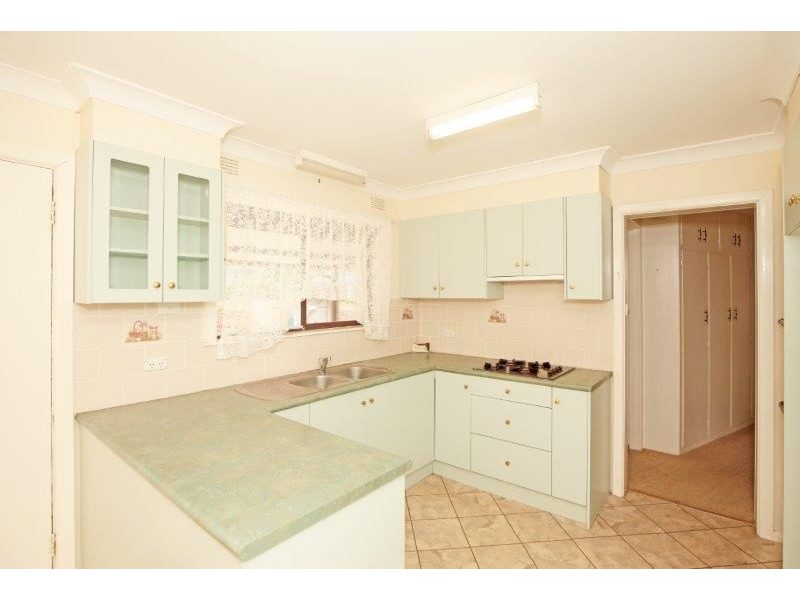 25 Acacia Pl, Junee NSW 2663