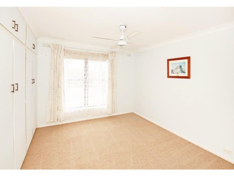 25 Acacia Pl, Junee NSW 2663