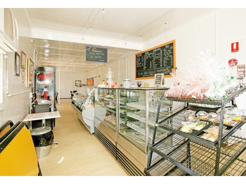 78 Broadway, Junee NSW 2663