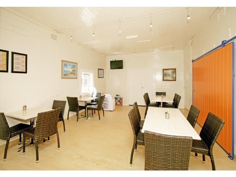 78 Broadway, Junee NSW 2663