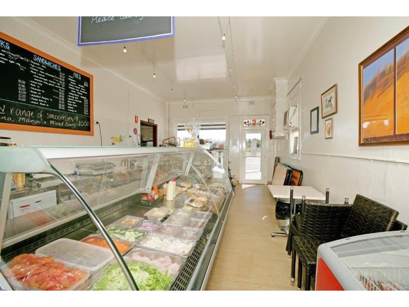 78 Broadway, Junee NSW 2663