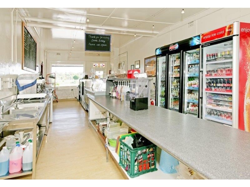 78 Broadway, Junee NSW 2663