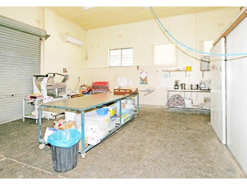 78 Broadway, Junee NSW 2663