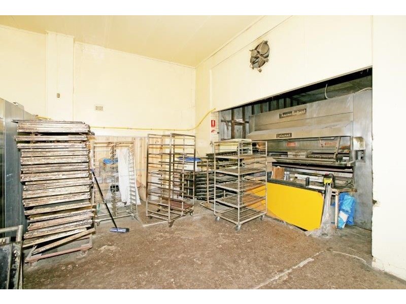 78 Broadway, Junee NSW 2663