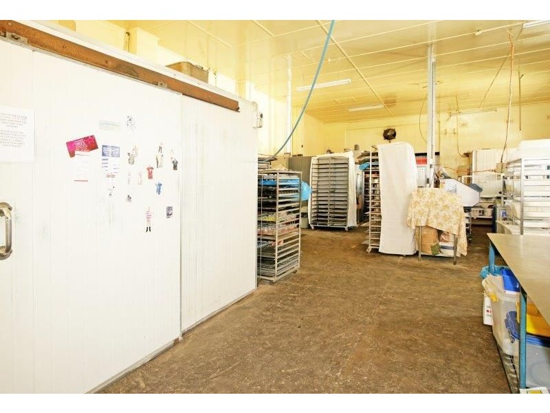 78 Broadway, Junee NSW 2663