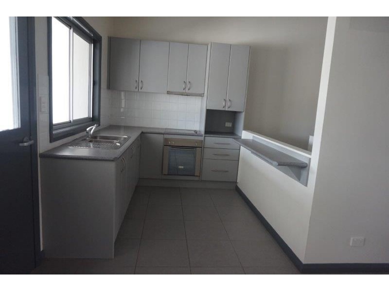 4/65 Commins Street, Junee NSW 2663