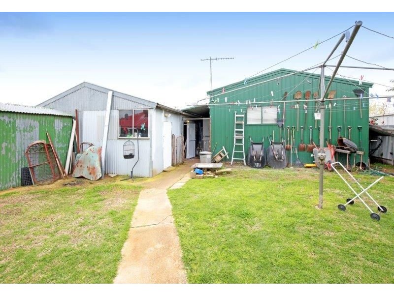 16 Elizabeth Street, Junee NSW 2663
