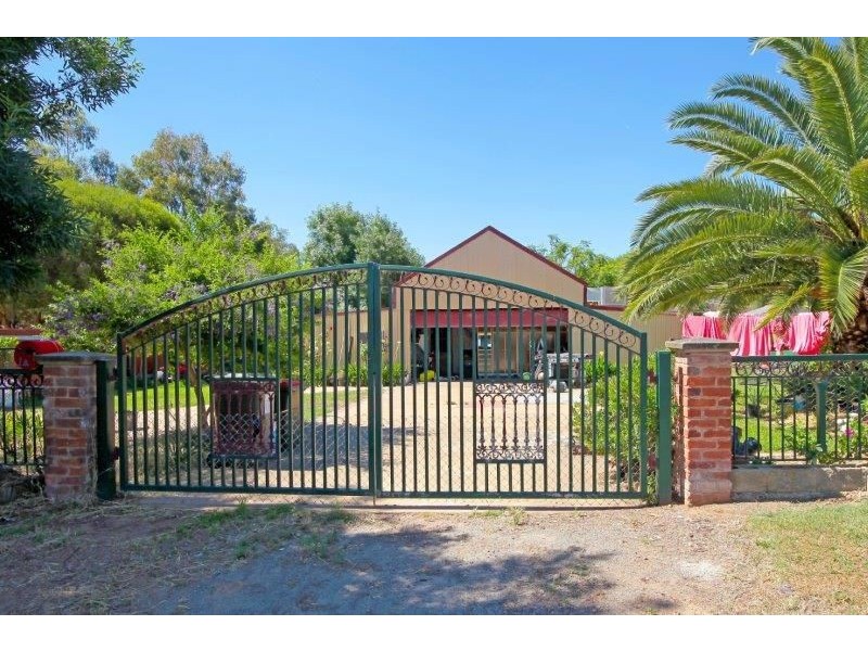 1 Edgar St, Junee NSW 2663