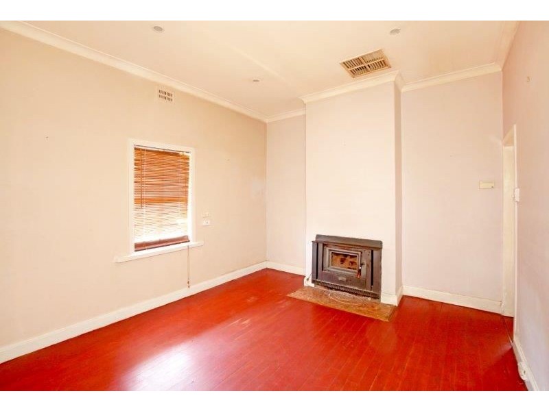 1 Edgar St, Junee NSW 2663