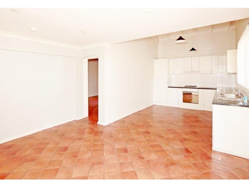 1 Edgar St, Junee NSW 2663