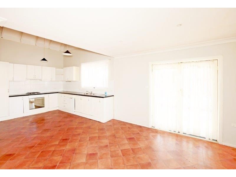 1 Edgar St, Junee NSW 2663