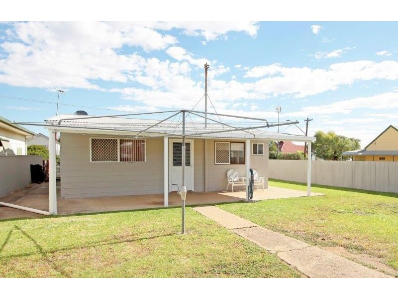 35 Regent St, Junee NSW 2663