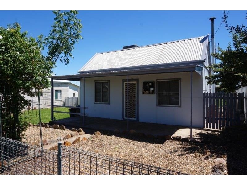 20 William Street, Junee NSW 2663