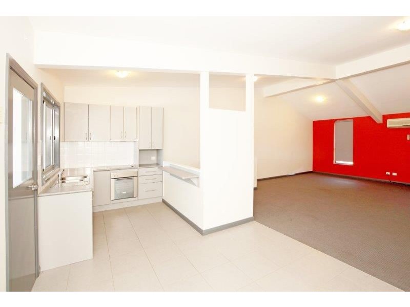 4/65 Commins St, Junee NSW 2663