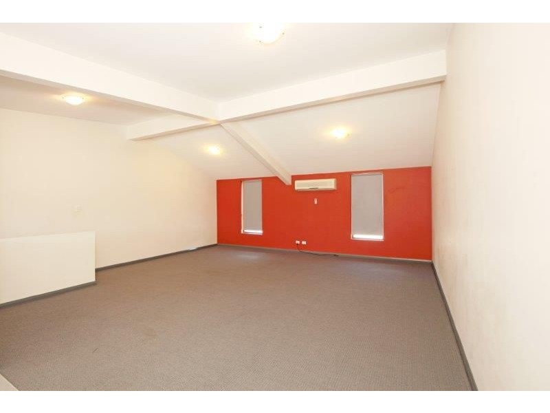 4/65 Commins St, Junee NSW 2663