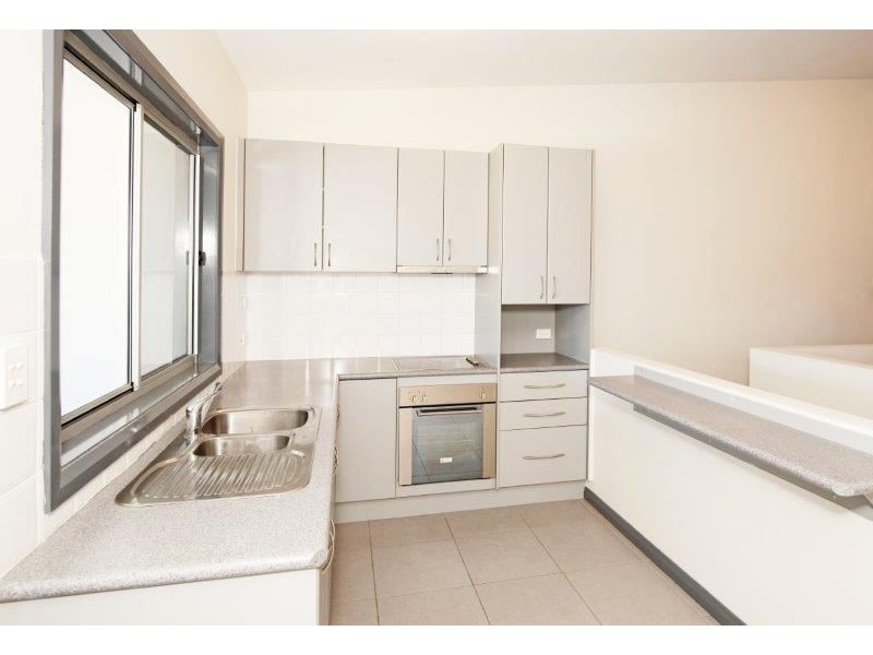 4/65 Commins St, Junee NSW 2663