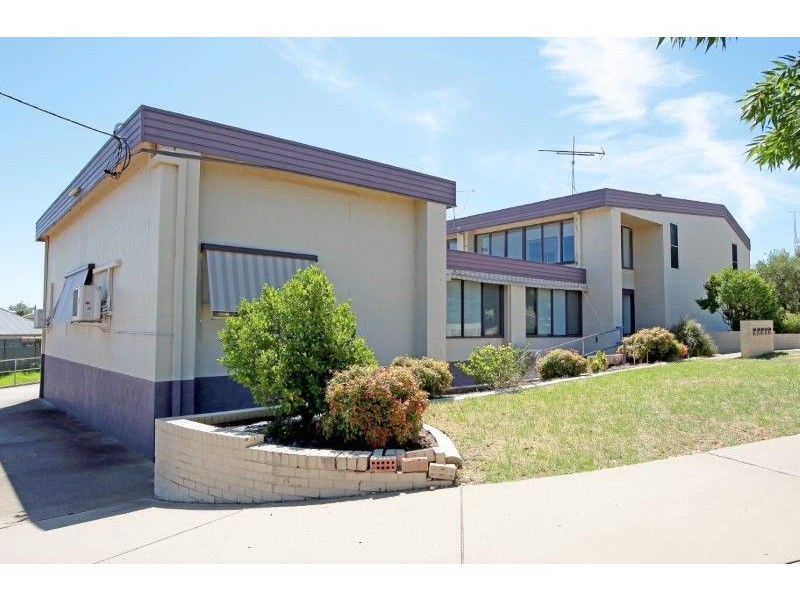 4/65 Commins St, Junee NSW 2663