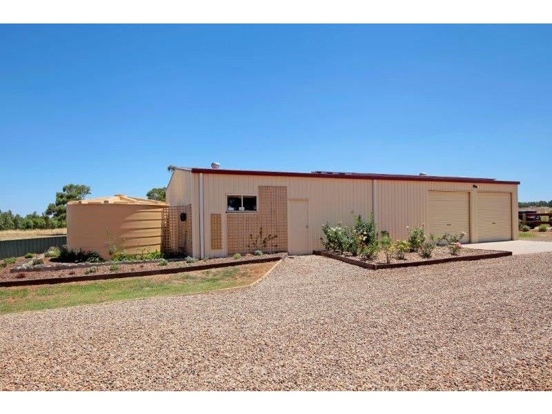 80 Wyoming Lane, Junee NSW 2663