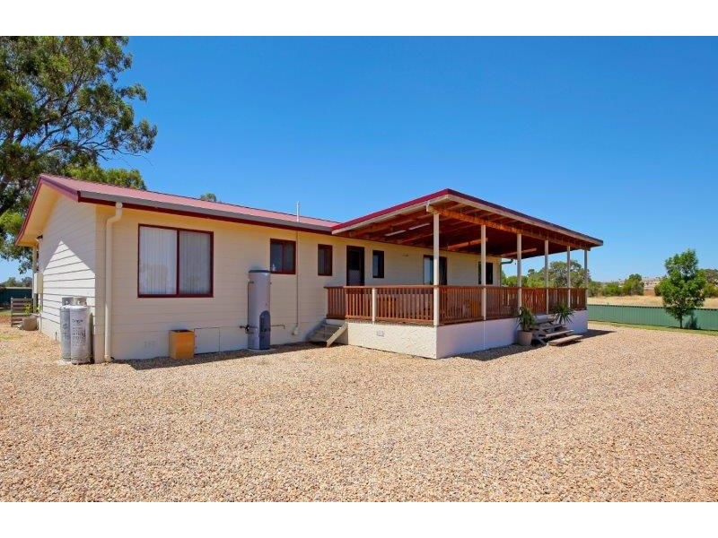 80 Wyoming Lane, Junee NSW 2663