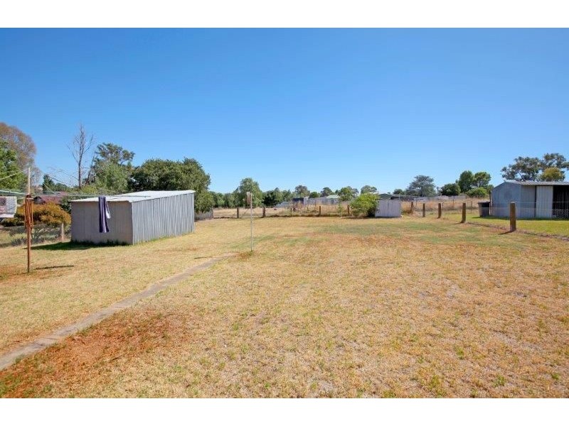 84 Hill St, Junee NSW 2663