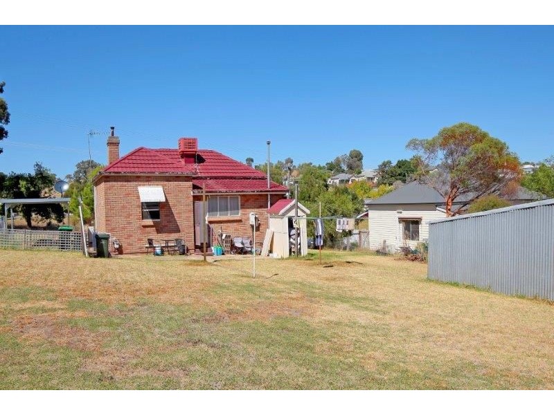 84 Hill St, Junee NSW 2663