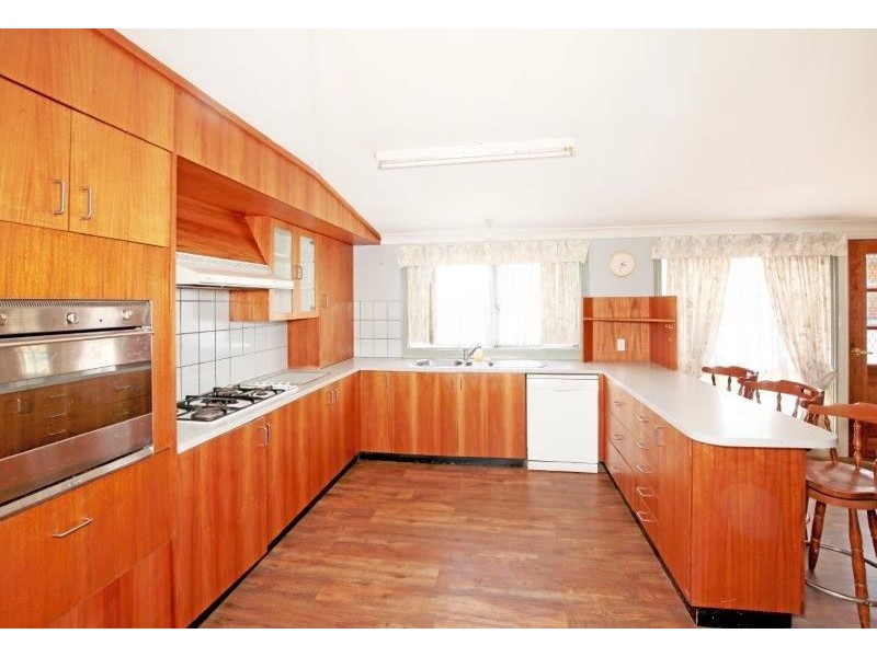 17 Pretoria Ave, Junee NSW 2663