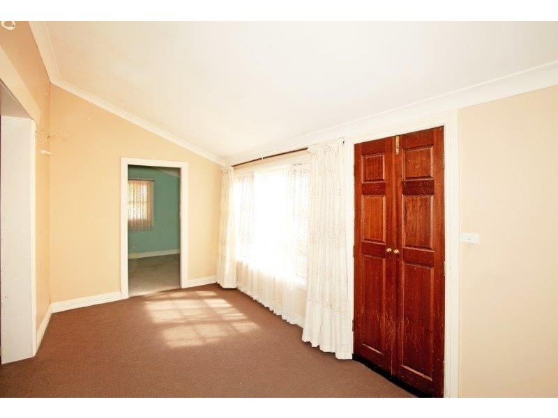 17 Pretoria Ave, Junee NSW 2663