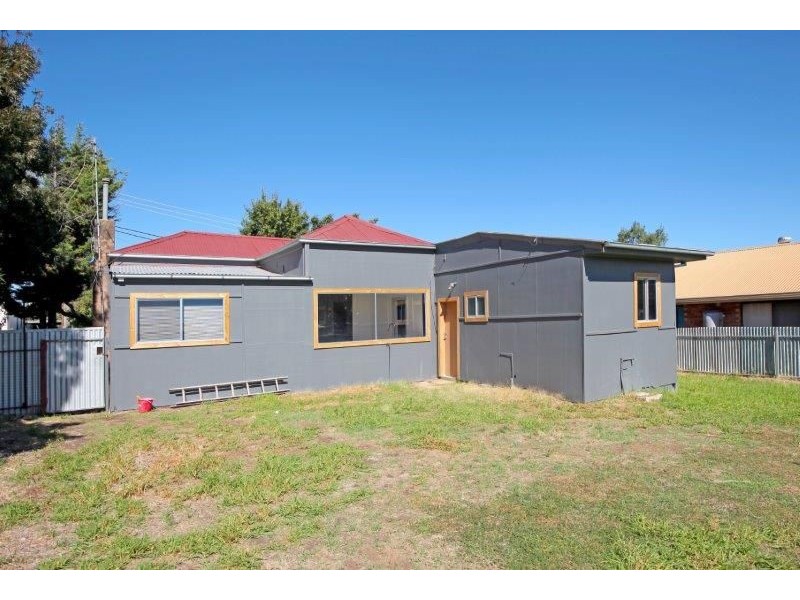 4 Elizabeth Street, Junee NSW 2663