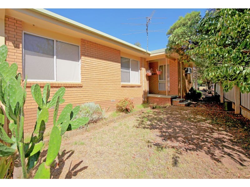 9 James St, Junee NSW 2663