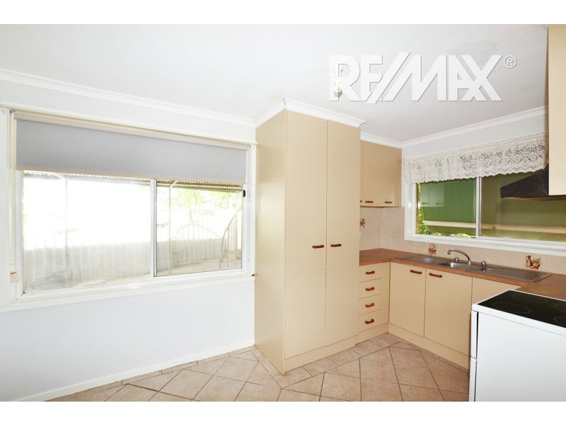 9 James St, Junee NSW 2663