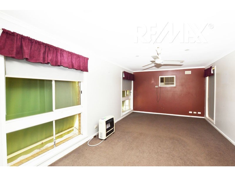 9 James St, Junee NSW 2663