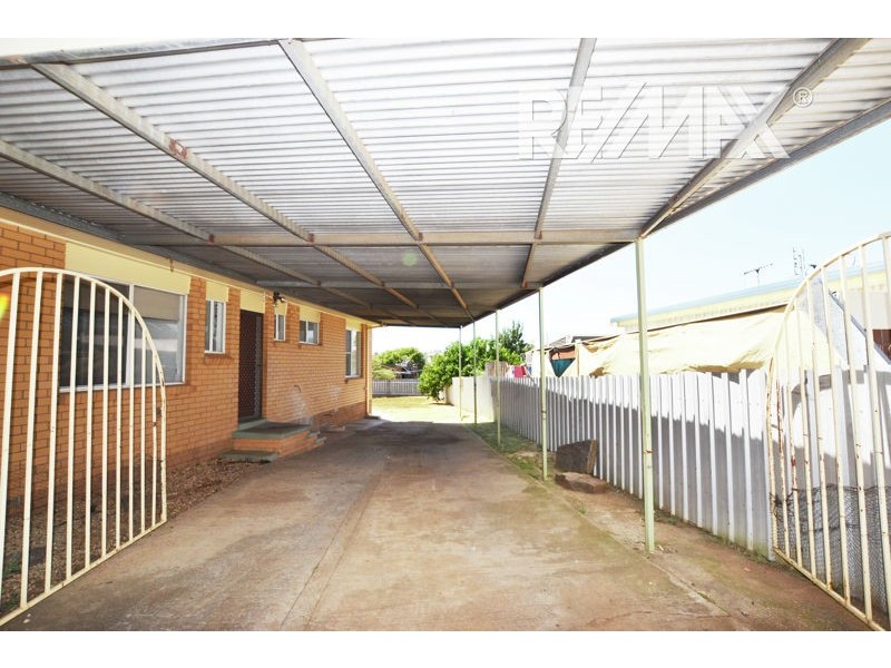 9 James St, Junee NSW 2663