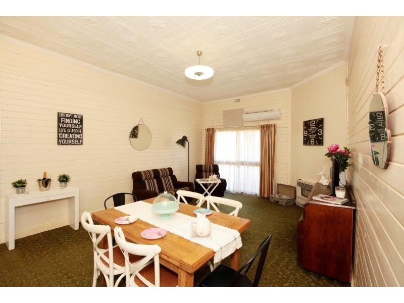 3 Golf Ave, Junee NSW 2663