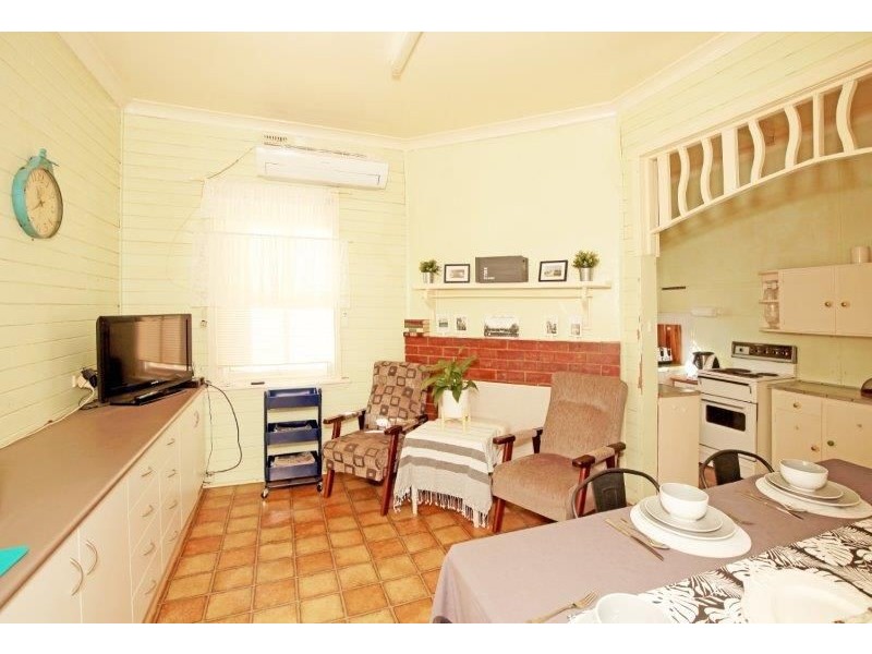 3 Golf Ave, Junee NSW 2663