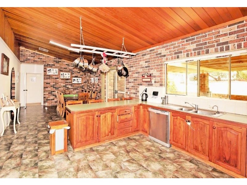 28-30 Cedric St, Junee NSW 2663