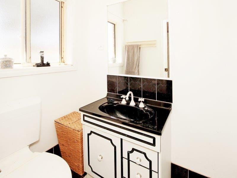 28-30 Cedric St, Junee NSW 2663