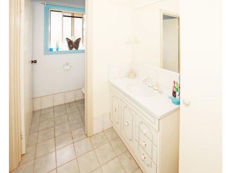 28-30 Cedric St, Junee NSW 2663