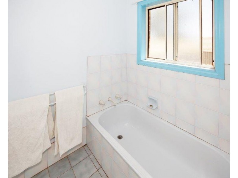 28-30 Cedric St, Junee NSW 2663