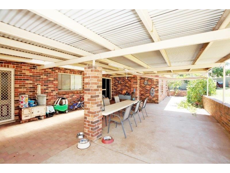 28-30 Cedric St, Junee NSW 2663