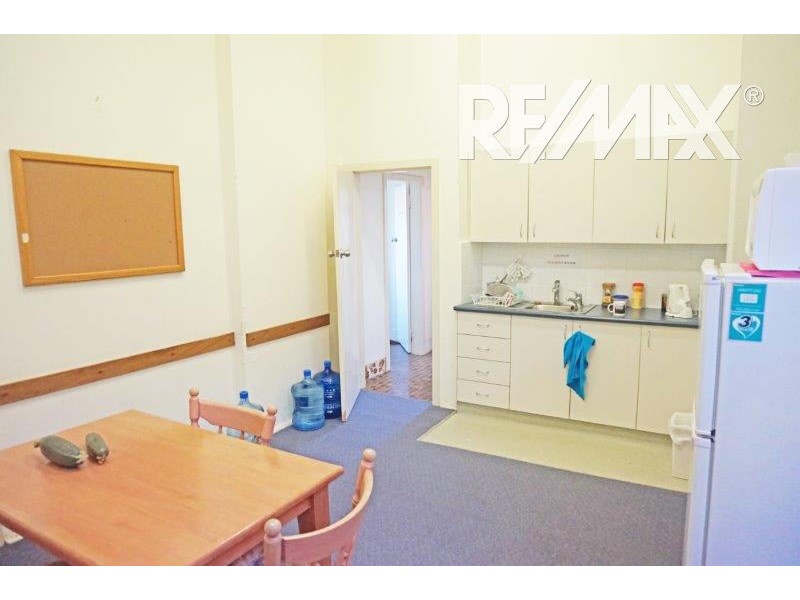 10 Belmore Street, Junee NSW 2663